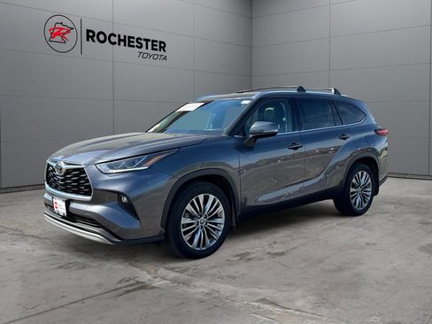 Certified 2020 Toyota Highlander Platinum AWD/4WD image 7