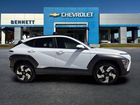 Used 2024 Hyundai Kona Limited image 8