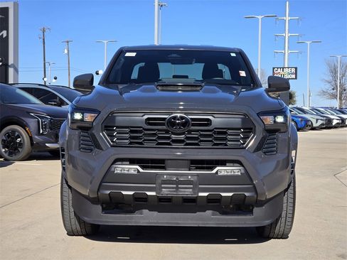 Used 2025 Toyota Tacoma TRD Sport image 11