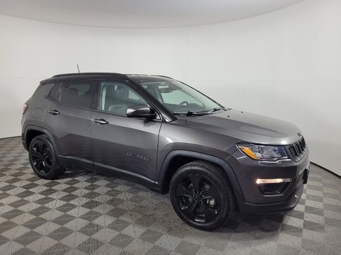 Used 2021 Jeep Compass Latitude FWD image 11