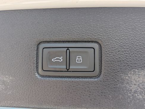 Used 2022 Audi Q7 Premium Plus image 18