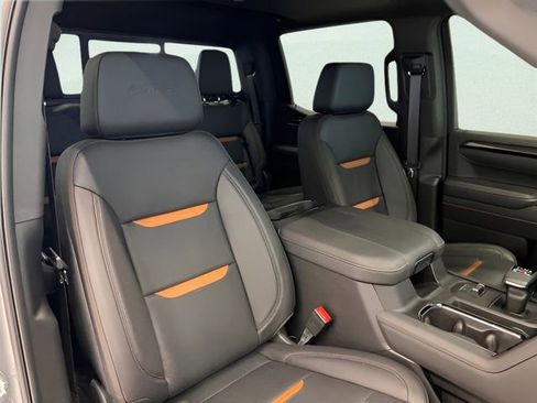 Used 2025 GMC Sierra 1500 AT4 w/ AT4 Premium Package AWD/4WD image 14