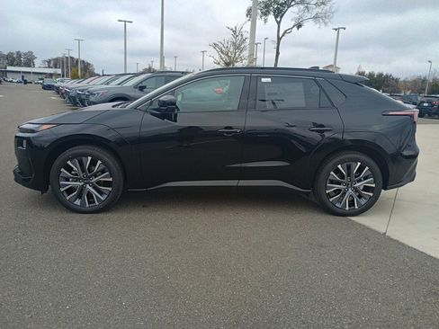 New 2026 Subaru Solterra image 3