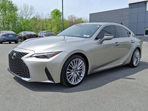 Used 2022 Lexus IS 300 AWD w/ Premium Package image 3