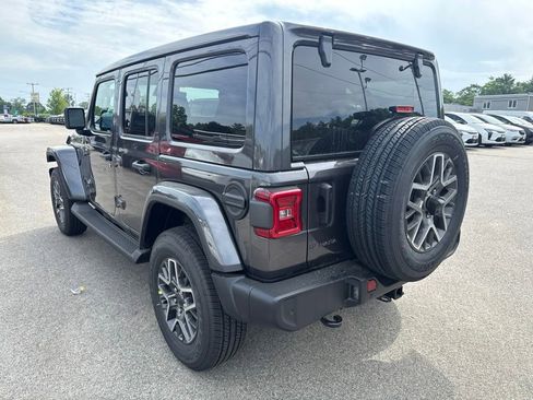 New 2026 Jeep Wrangler Unlimited Sahara AWD/4WD image 3