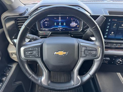 Used 2025 Chevrolet Silverado 1500 LT AWD/4WD image 8