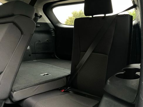 Used 2025 Toyota Highlander LE image 13