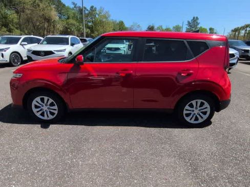 Used 2022 Kia Soul LX image 4