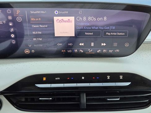 Certified 2026 Buick Enclave Avenir w/ Super Cruise Package AWD/4WD image 18