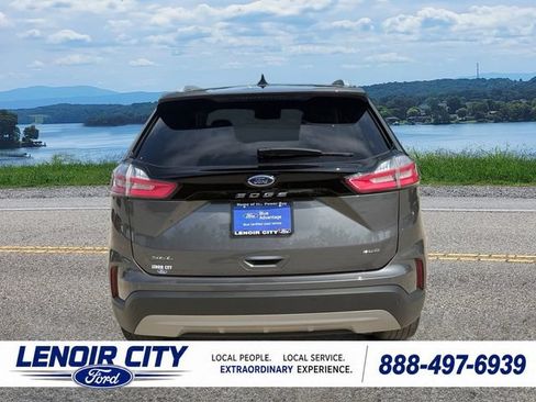 Certified 2024 Ford Edge SEL w/ Convenience Package AWD/4WD image 4