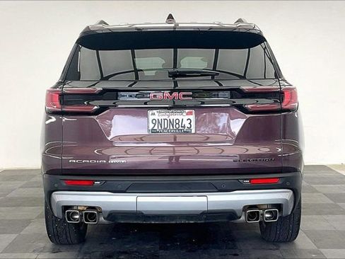 Used 2024 GMC Acadia Elevation w/ Luxury Package AWD/4WD image 3