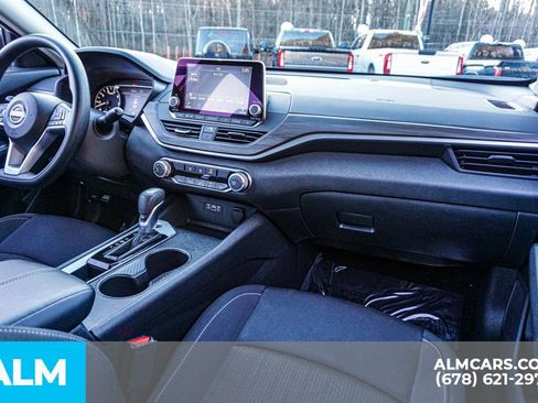 Used 2025 Nissan Altima 2.5 SV image 24