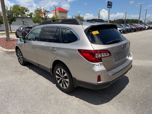 Used 2017 Subaru Outback 2.5i Limited AWD/4WD image 10