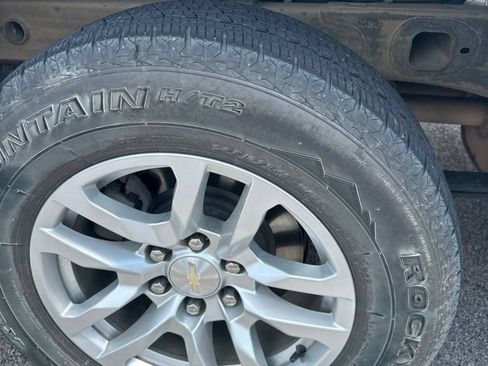 Used 2021 Chevrolet Silverado 1500 LT w/ Z71 Off-Road Package AWD/4WD image 6