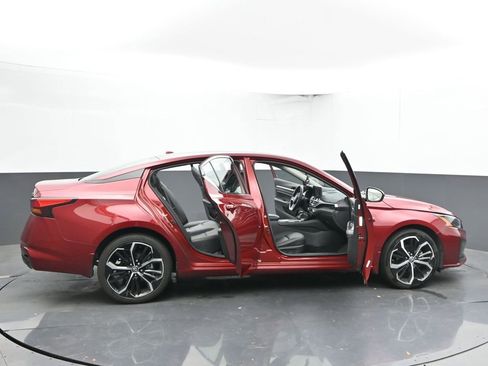 Used 2024 Nissan Altima 2.5 SR w/ SR Premium Package image 62