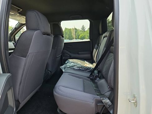 New 2026 Nissan Frontier SV w/ Tow Package AWD/4WD image 11