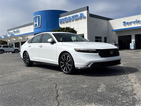 Certified 2025 Honda Accord Touring image 2