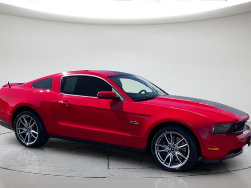 Used 2011 Ford Mustang GT Premium w/ Brembo Brake Pkg RWD image 2