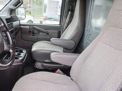 Used 2022 Chevrolet Express 3500 w/ Driver Convenience Package image 36