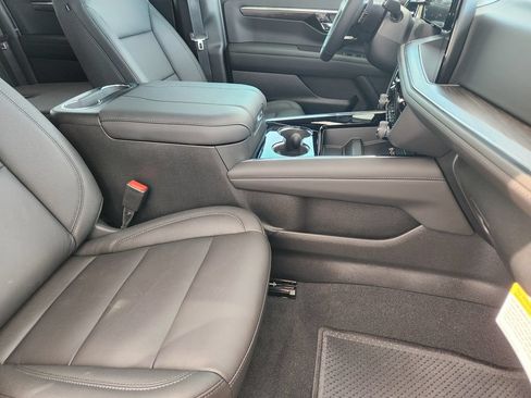 New 2026 Chevrolet Suburban LT w/ Comfort Package RWD image 11