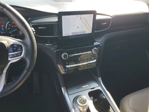 Certified 2021 Ford Explorer Limited w/ Equipment Group 301A image 24