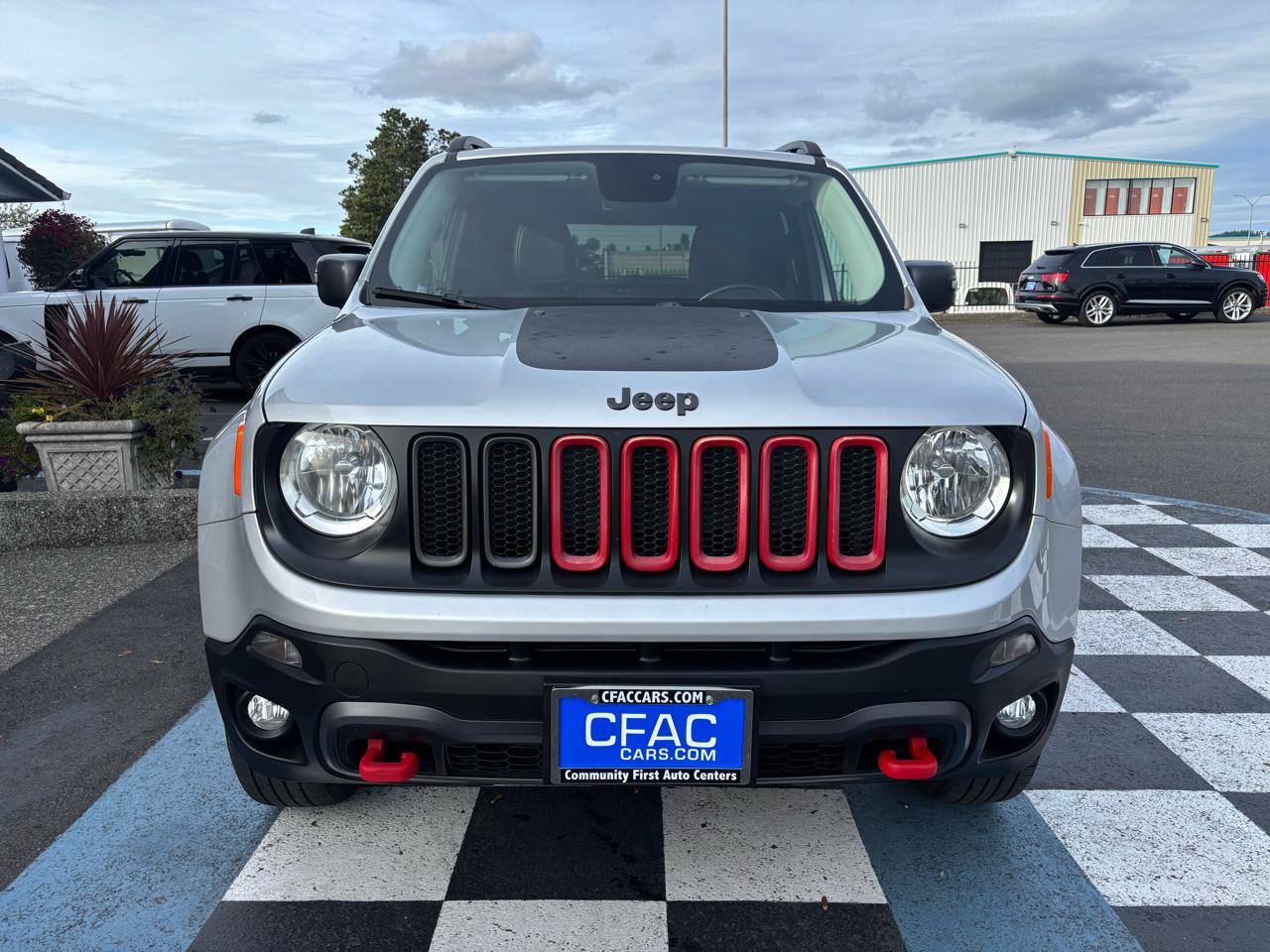 Used 2016 Jeep Renegade Trailhawk w/ Premium Trailhawk Package AWD/4WD image 8