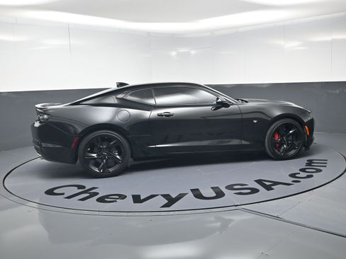 Used 2022 Chevrolet Camaro LT w/ RS Package image 10