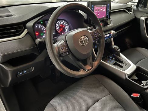 Used 2021 Toyota RAV4 LE image 13