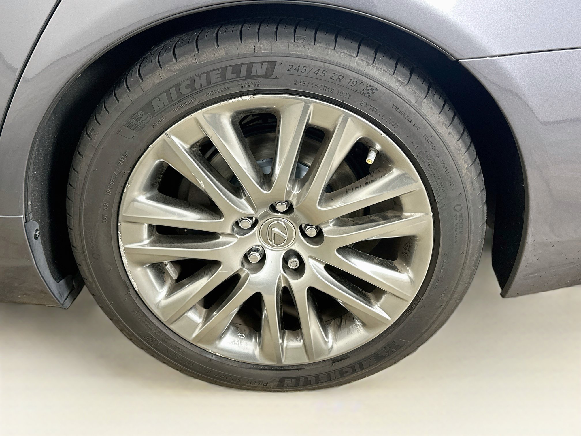 Used 2016 Lexus LS 460 w/ Comfort Package RWD image 11