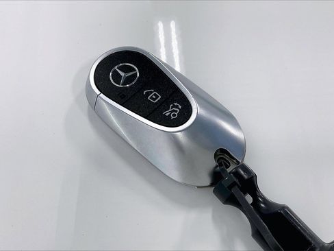 Used 2025 Mercedes-Benz C 300 Sedan image 13