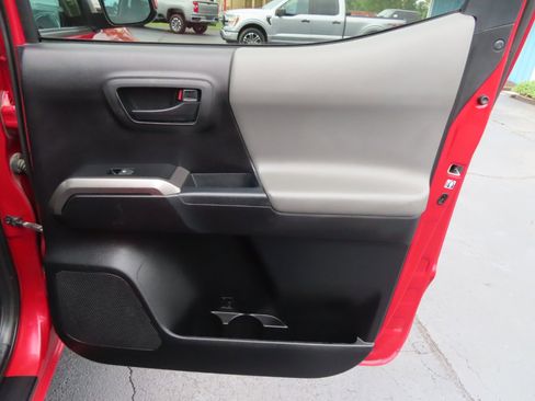 Used 2019 Toyota Tacoma SR5 image 36