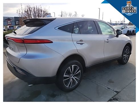 Used 2023 Toyota Venza LE image 6