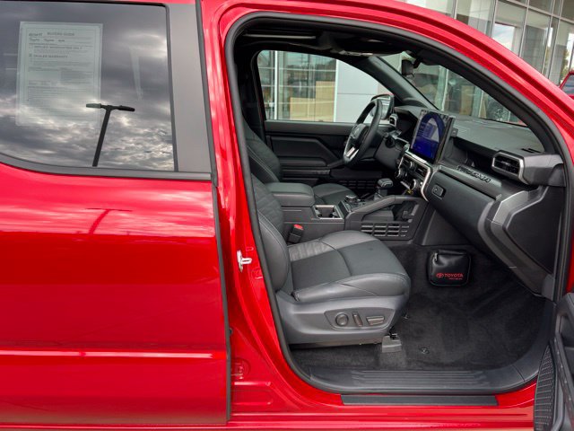Used 2024 Toyota Tacoma TRD Off-Road w/ TRD Off Road Premium Package AWD/4WD image 38