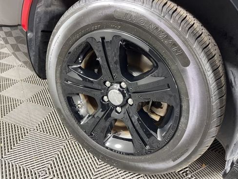 Used 2023 Dodge Charger SXT RWD image 16