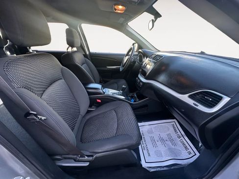 Used 2018 Dodge Journey SE w/ Blacktop Package image 14