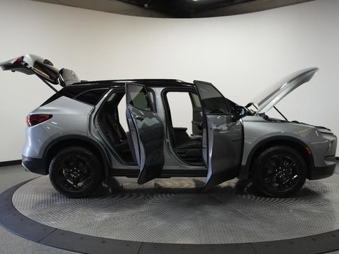 Used 2023 Chevrolet Blazer LT w/ Convenience Package FWD image 10