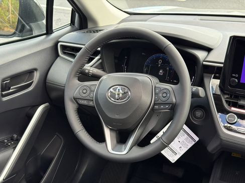 New 2026 Toyota Corolla Cross LE w/ Moonroof Package FWD image 29