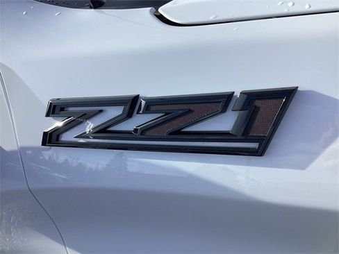 Used 2024 Chevrolet Silverado 1500 LT Trail Boss w/ Convenience Package II image 18