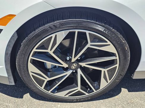 Used 2023 Hyundai Ioniq 6 SEL RWD image 9