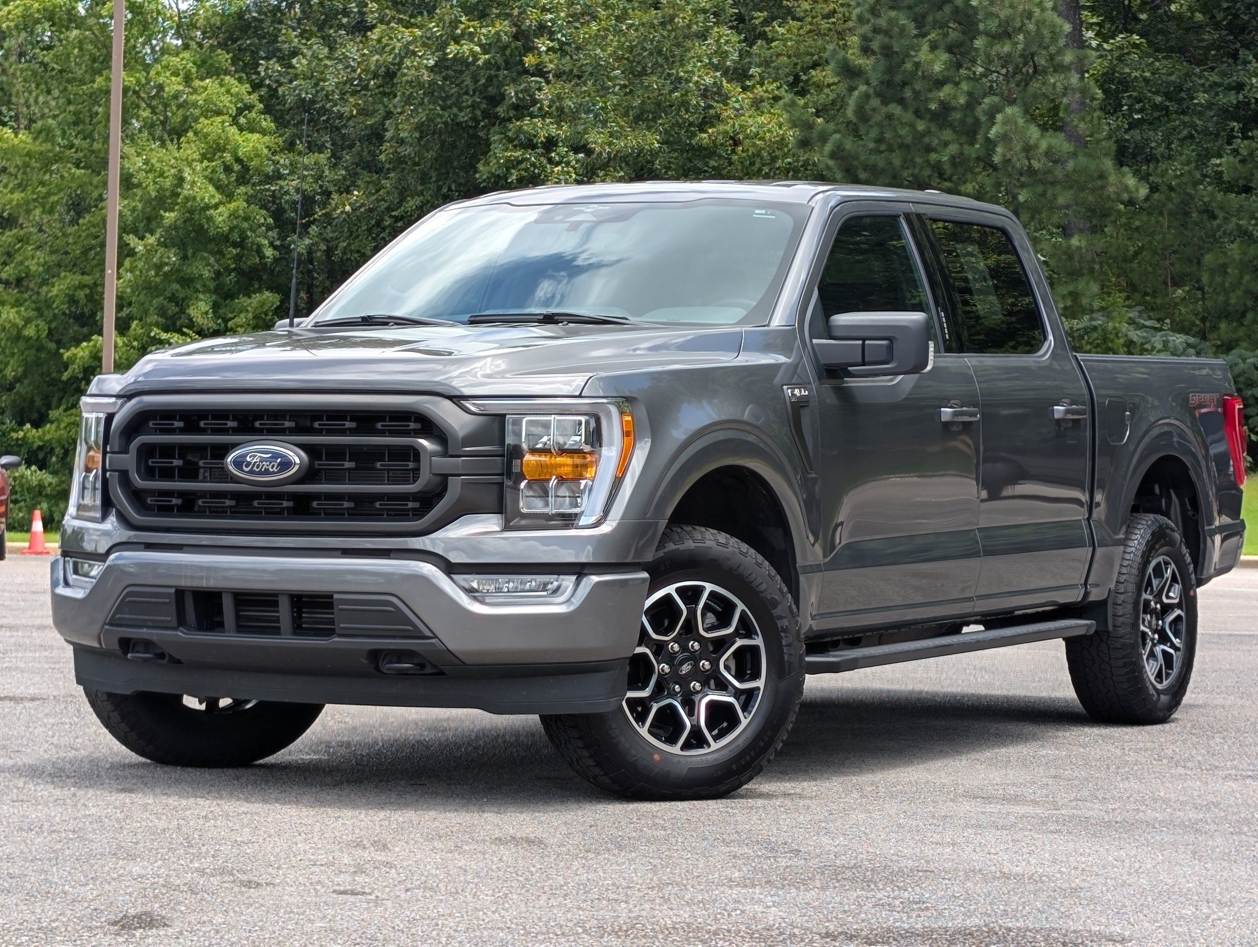 Used 2023 Ford F150 XLT w/ Equipment Group 302A High AWD/4WD image 4