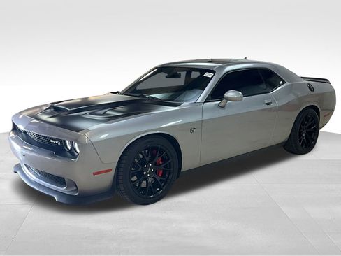 Used 2016 Dodge Challenger SRT Hellcat image 3