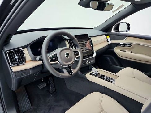 New 2026 Volvo XC90 B5 Plus w/ Protection Package image 20
