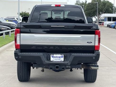 Used 2017 Ford F250 Platinum w/ Platinum Ultimate Package AWD/4WD image 5