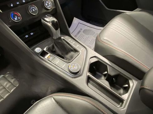 Used 2024 Volkswagen Tiguan SE image 16