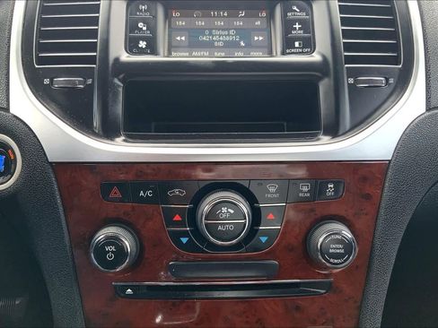 Used 2012 Chrysler 300 Limited image 32