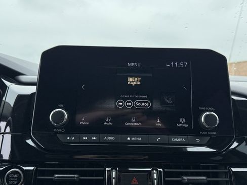 Used 2023 Nissan Pathfinder SV image 15