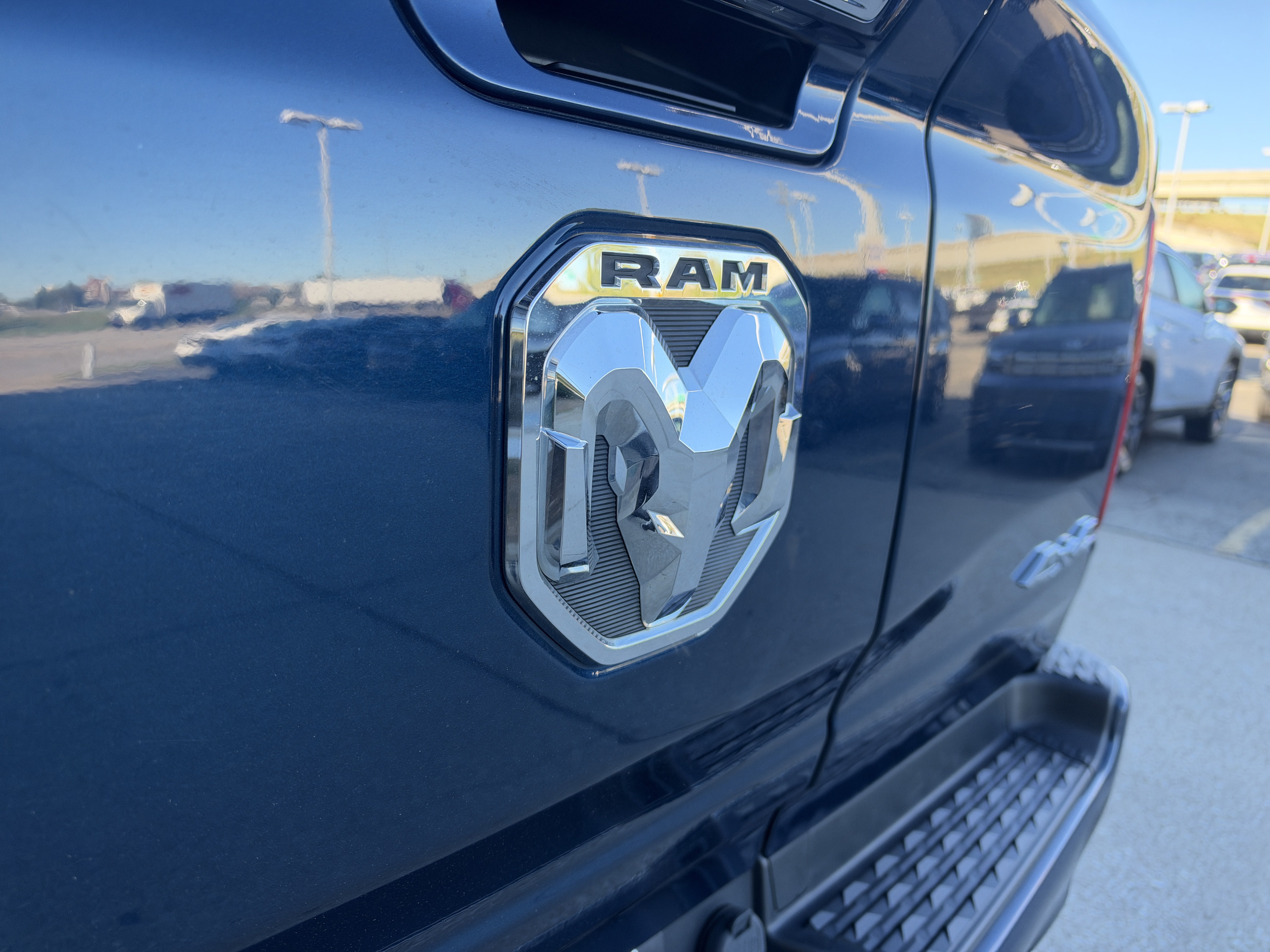 Used 2022 RAM 1500 Limited AWD/4WD image 9