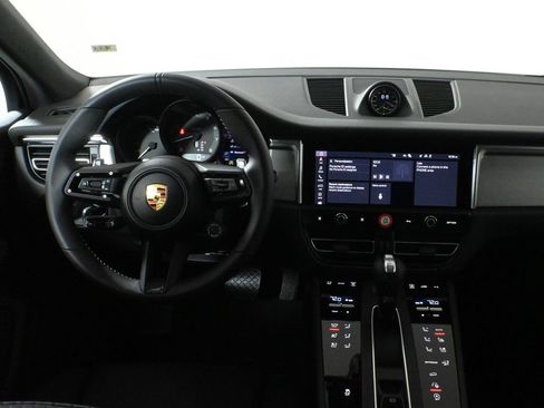 Used 2026 Porsche Macan AWD/4WD image 17