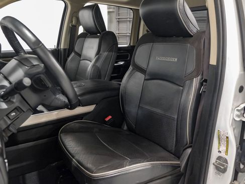 Used 2020 RAM 3500 Laramie image 32