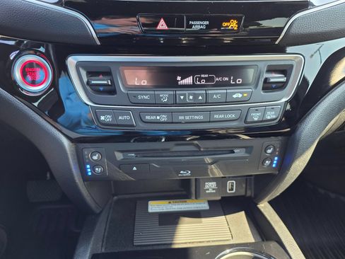 Used 2021 Honda Pilot Black Edition image 16